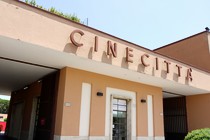 "Cinecittà, mon amour": dibattito sul futuro dei leggendari studi romani