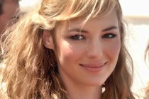 Louise Bourgoin all set to appear in Je suis un soldat