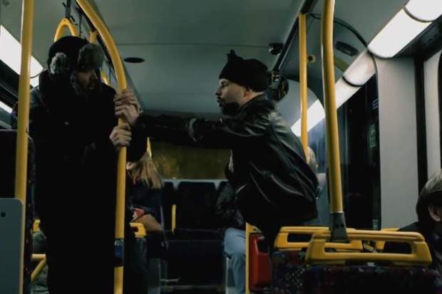 Night Bus : au-delà du réalisme, dans un bus de nuit, à travers Londres