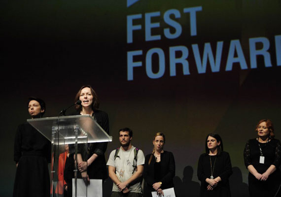 FEST Forward premia donne e progetti serbi