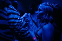 Le titre tchèque BANGER., tourné sur iPhone, raconte une nuit alimentée de coke et de rap