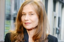 Isabelle Huppert dans Souvenir de Bavo Defurne