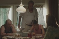 Quit Staring at My Plate: la famiglia come prigione