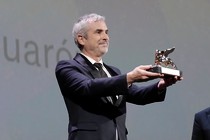 Roma triumphs in Venice, with Guillermo del Toro passing the baton to Alfonso Cuarón