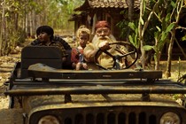 Christmas in the Jungle de Jaak Kilmi en tournage en Indonésie