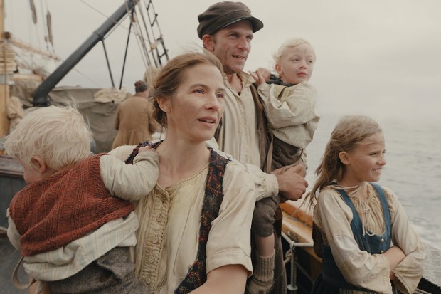 Critique : The Emigrants