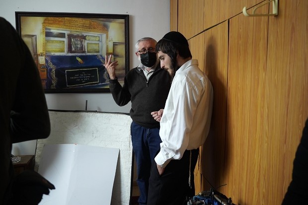 Mordechai Vardi in post-produzione con Barren