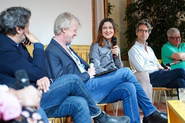 Is collaboration possible between public funds and streaming platforms?