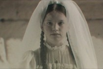 La niña de la comunión