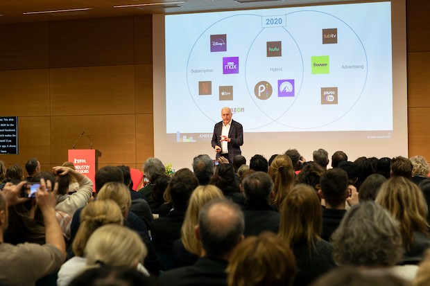 À Berlinale Series Market, Guy Bisson d'Ampere Analysis présente un parcours de l’état actuel de la production et de la consommation de séries