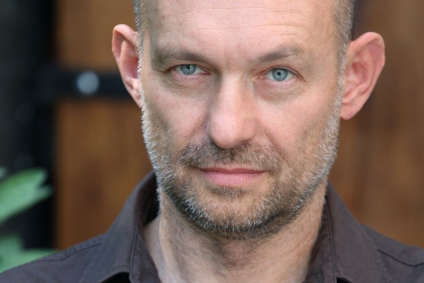 Un acteur mène l’enquête dans Tonight We Kill