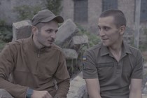 Helena Maksyom tourne le documentaire The Soldier’s Journey sur le front ukrainien