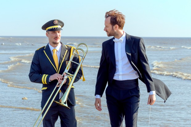 Recensione: L'orchestra stonata