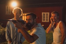 Critique : Hunters on a White Field