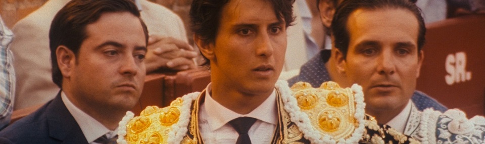 Tardes de soledad (2024)