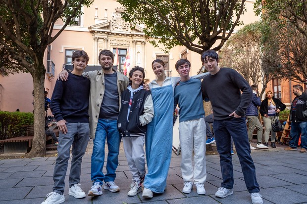 Ana de Alva makes her directorial debut with Voy a pasármelo mejor