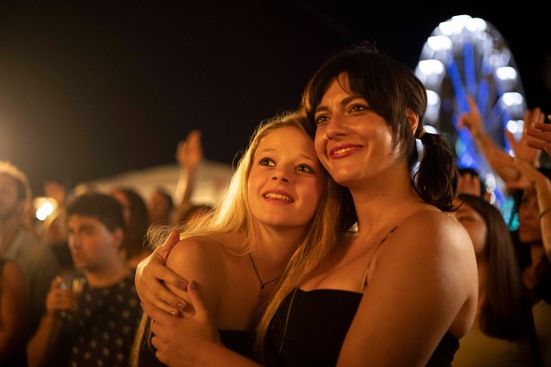 Recensione serie: Qui non è Hollywood