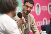 Sacha Amaral • Réalisateur de El placer es mío