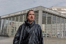 À Berlin, Beta mise sur The Light, Cicadas et Other People's Money