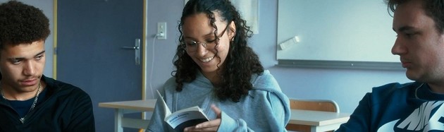 Writing Life: Annie Ernaux Through the Eyes of High School Students - di Claire Simon