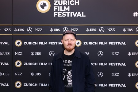 Jonas Ulrich • Réalisateur de Wolves