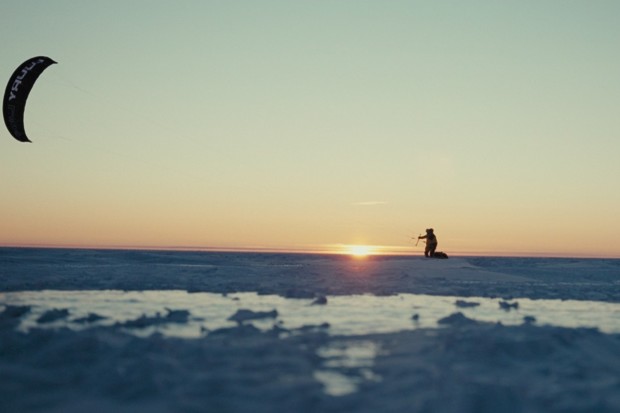Critique : D’un monde à l’autre