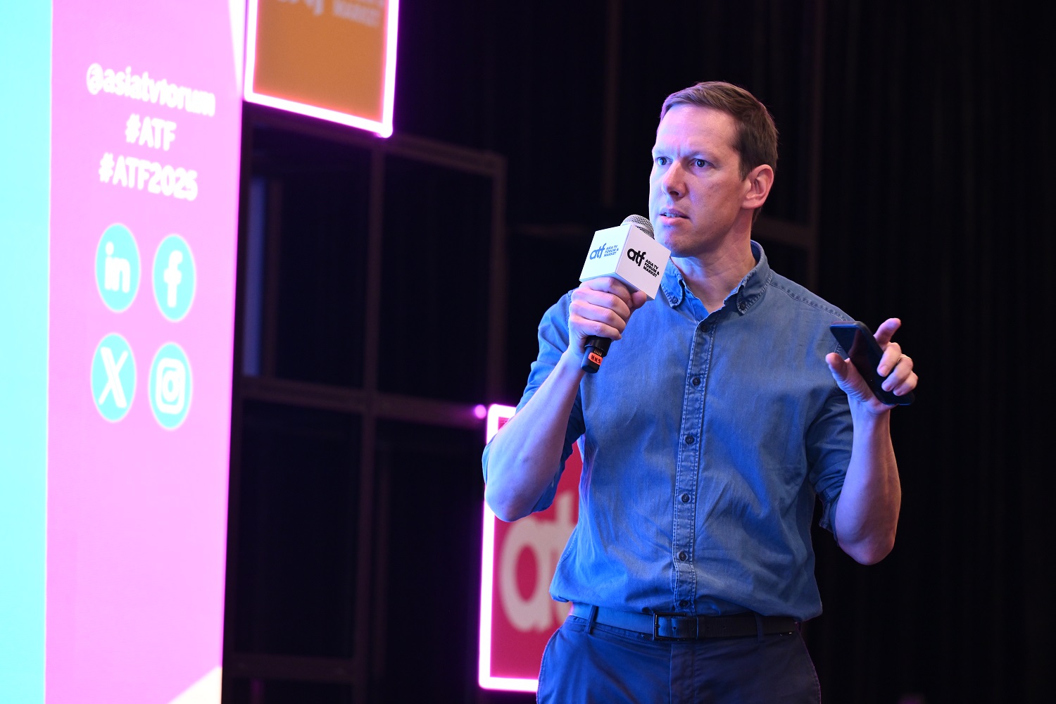 Juraj Krasnohorský • Productor, Artichoke