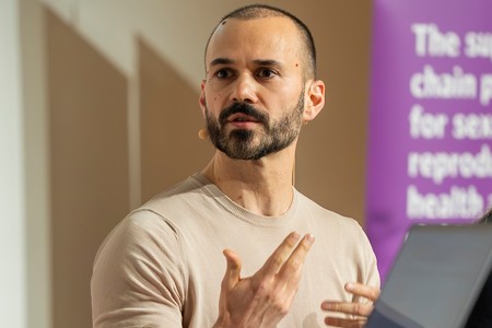 Petar Mitric  • Profesor auxiliar en estudios cinematográficos