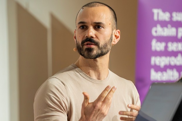 Petar Mitric  • Professore associato di Studi Cinematografici