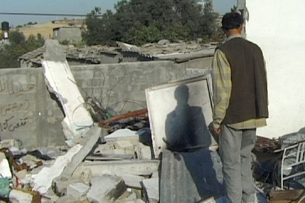 Artisti e celebrità pubblicano una lettera aperta in cui esortano a non distogliere lo sguardo dalla Palestina