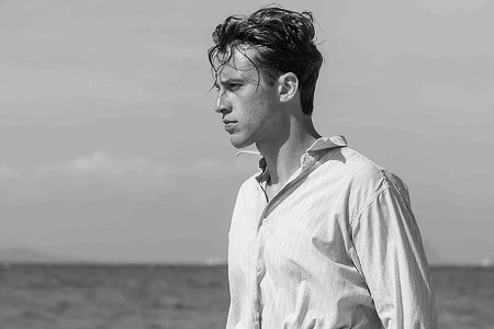 L’Étranger triomphe aux Lumières