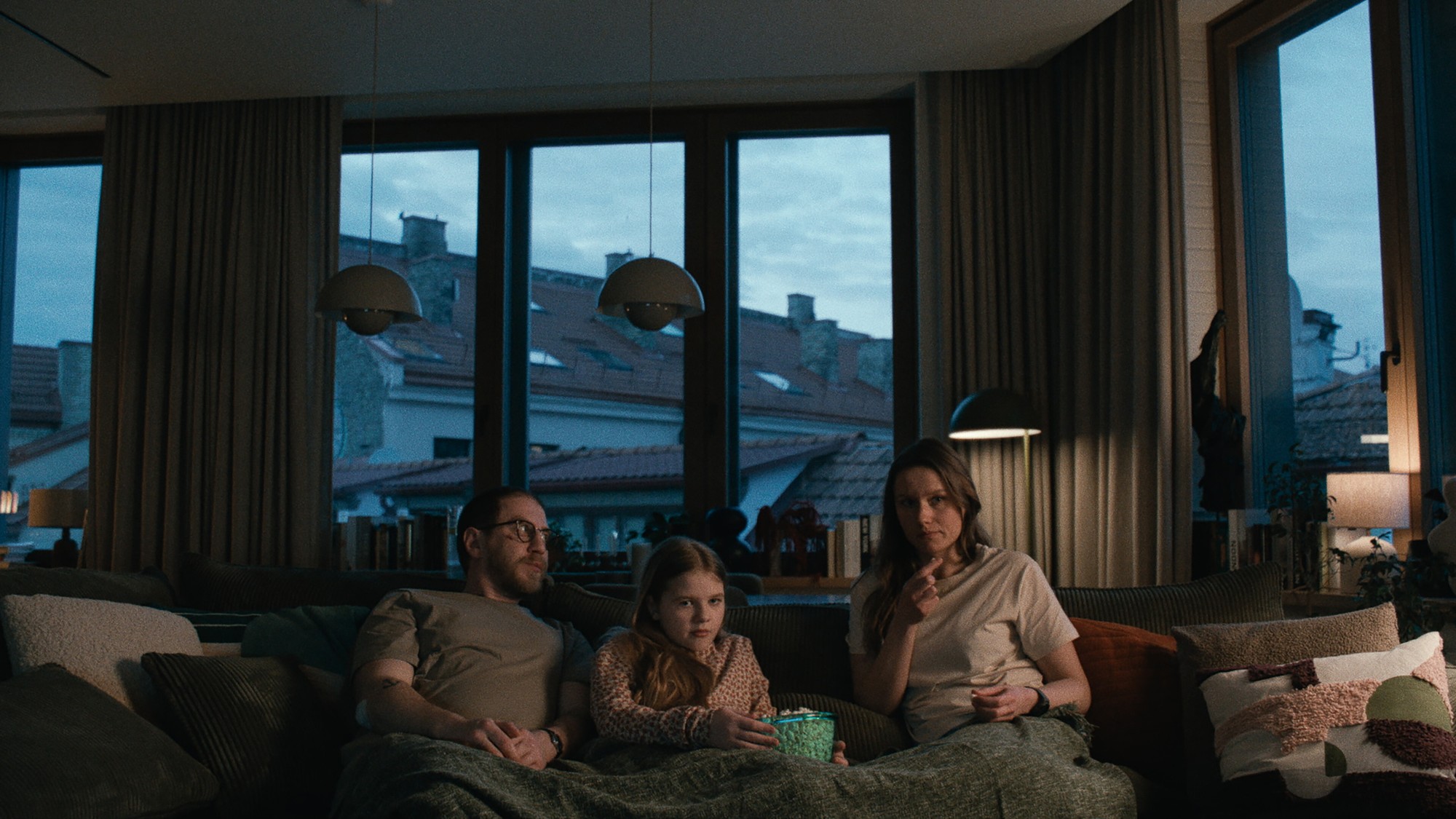 Review: How to Divorce During the War