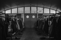 Hangar Rojo - de Juan Pablo Sallato