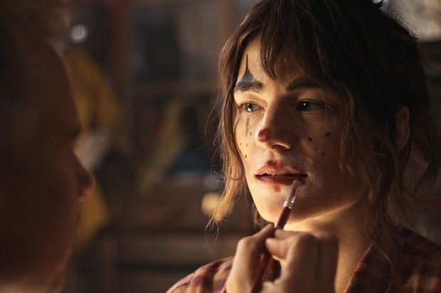 Critique : Four Minus Three