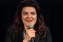 Gaya Jiji  • Réalisatrice de L’étrangère