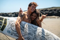 Chloé Wallace termina le riprese di Entre olas