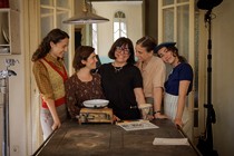 Judith Colelll gira il dramma storico Maestras