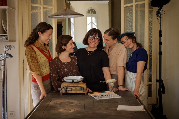 Judith Colelll gira il dramma storico Maestras