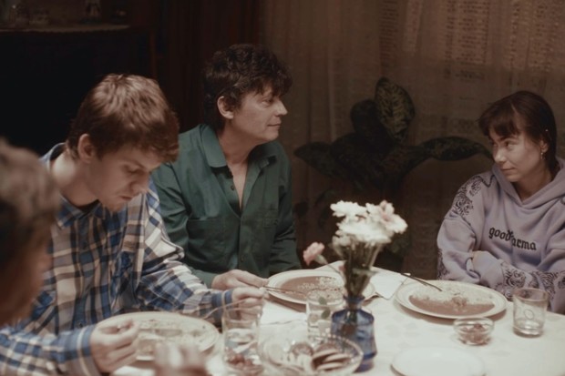 EXCLUSIF : Low Light Films s'offre les droits de Lover, Not a Fighter, gagnant du Grand Prix Proxima à Karlovy Vary
