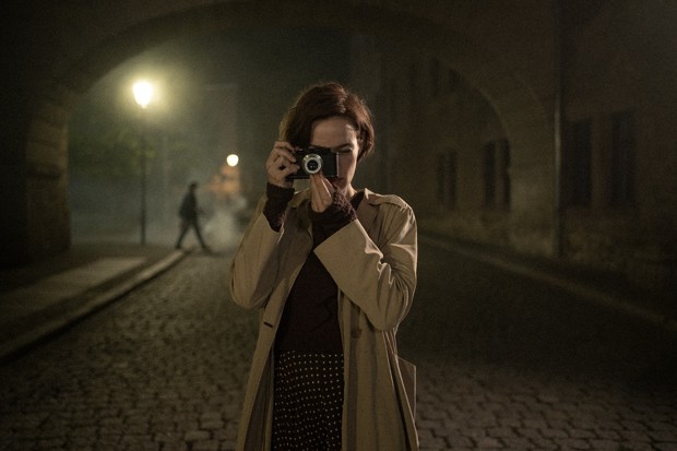 Review: The Girl with the Leica