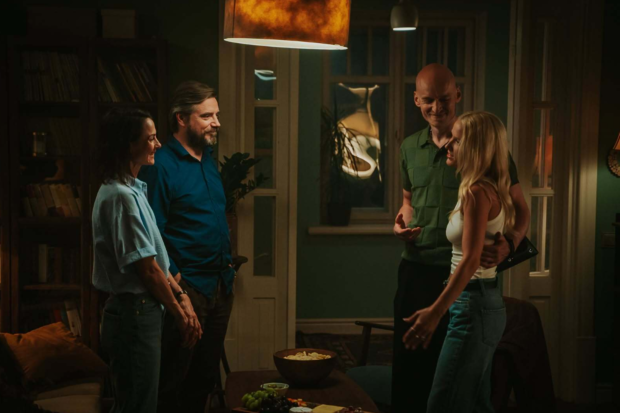 Les adaptations baltes de Sentimental, de Cesc Gay, sont dans la boîte