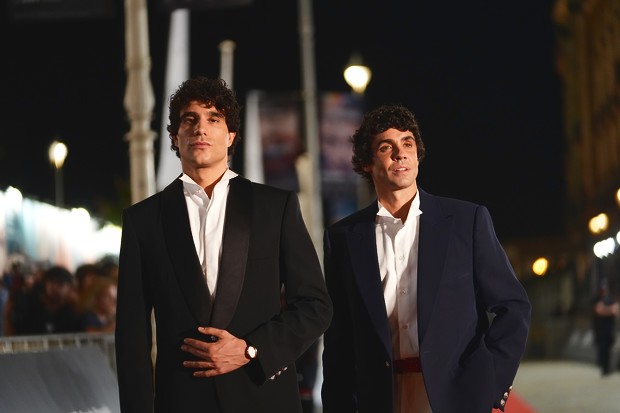 Javier Calvo, Javier Ambrossi • Directors of La bola negra