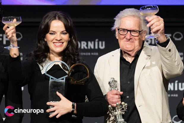 Mike Leigh rafle le Coquillage d'or de San Sebastian