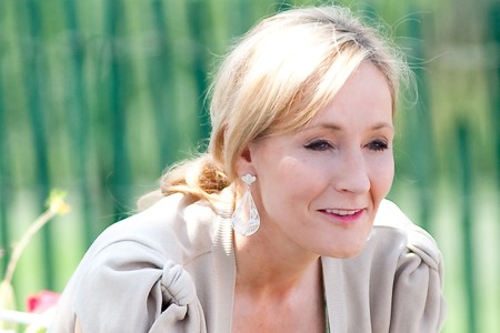 La BBC commande le documentaire en deux parties J.K. Rowling, produit par Rogan Scotland